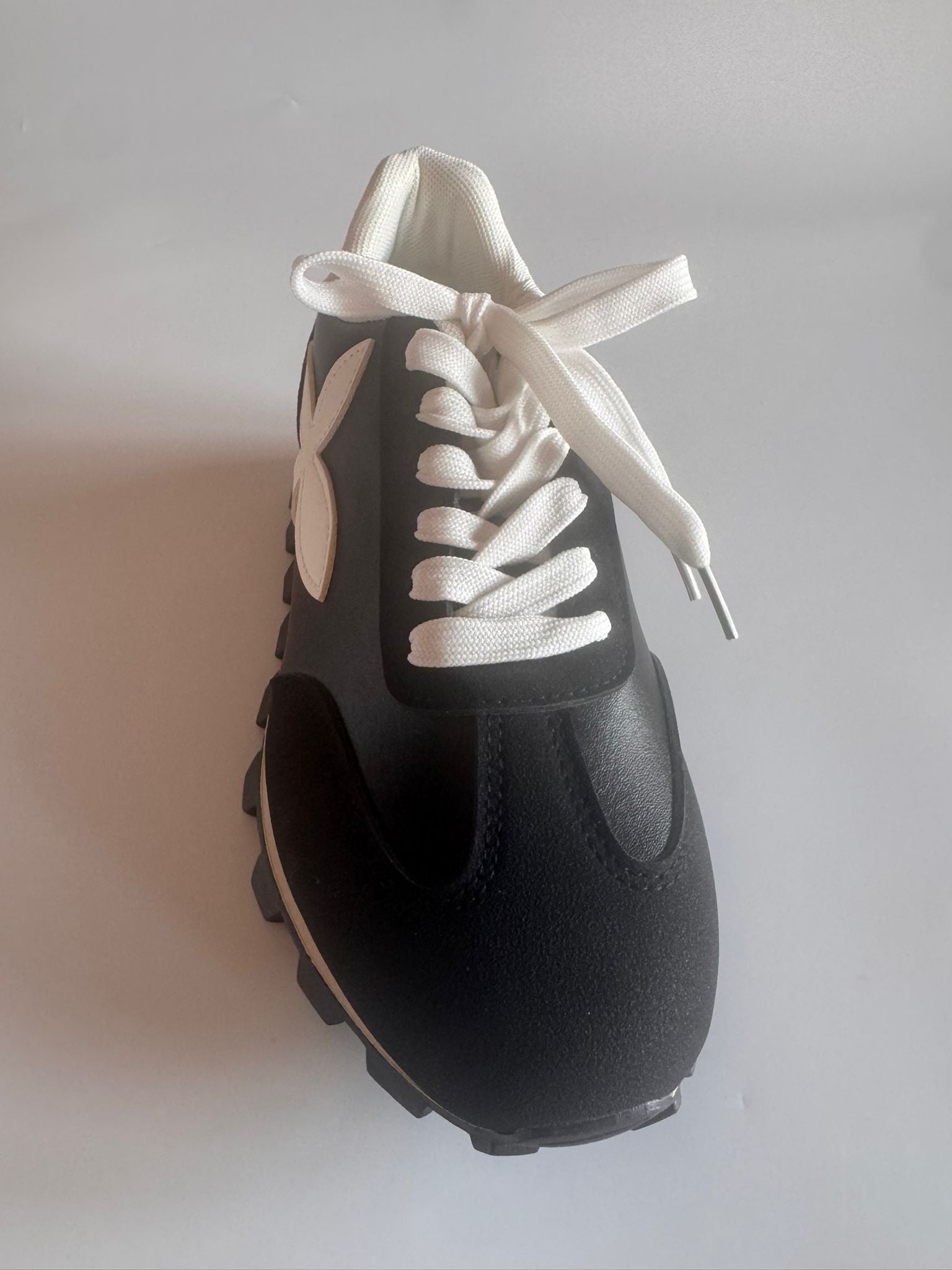 Damen Retro-Sneaker in Schwarz mit Stern