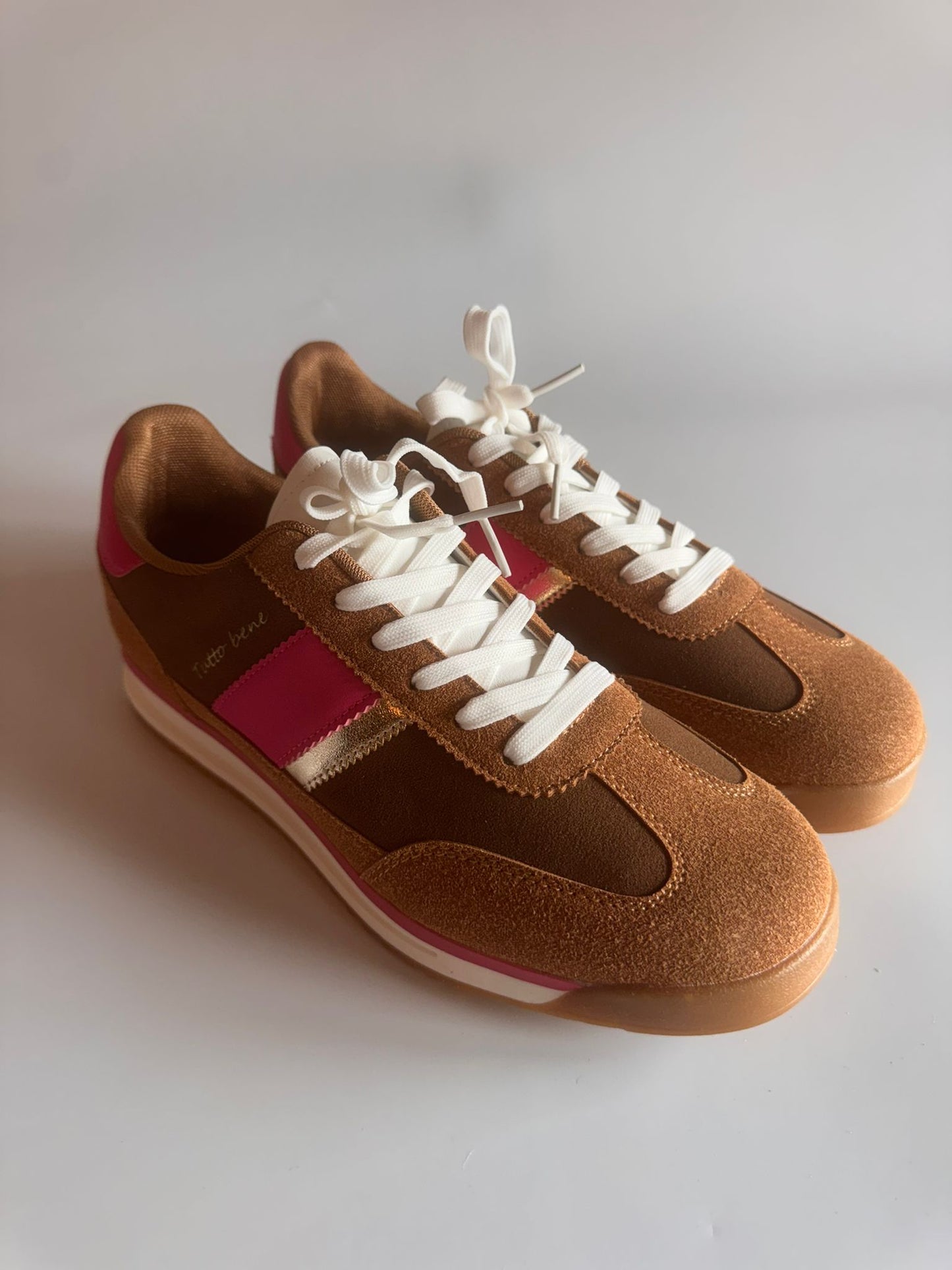 Damen Retro-Sneaker in Braun mit Pink