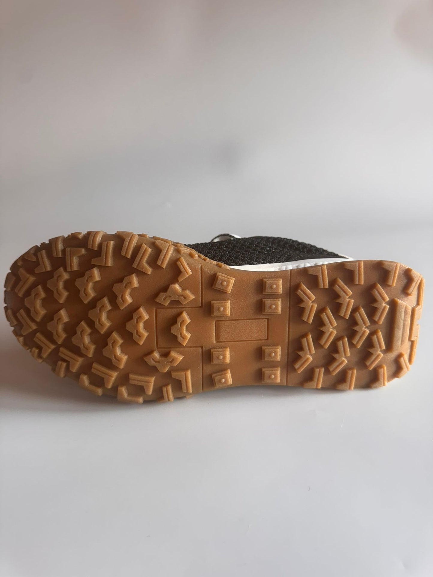Damen Retro-Sneaker in Schwarz-Gold