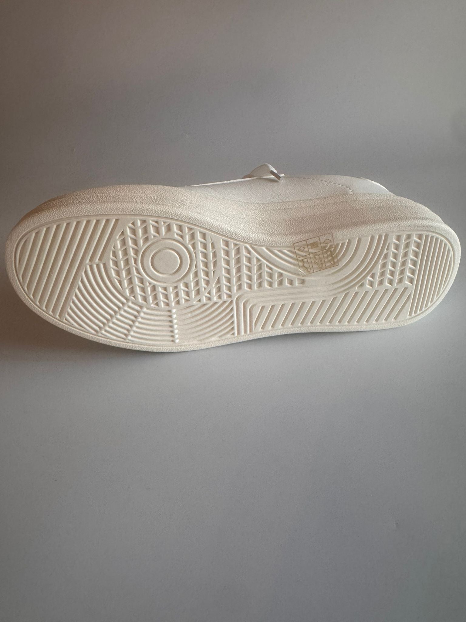 Damen Sneaker in Offwhite – Clean Look